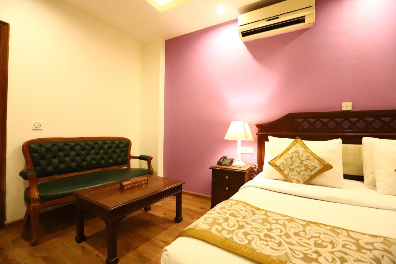 Hotel Ambica Palace Aiims New Delhi - Couple Friendly Local Id Accepted Екстериор снимка