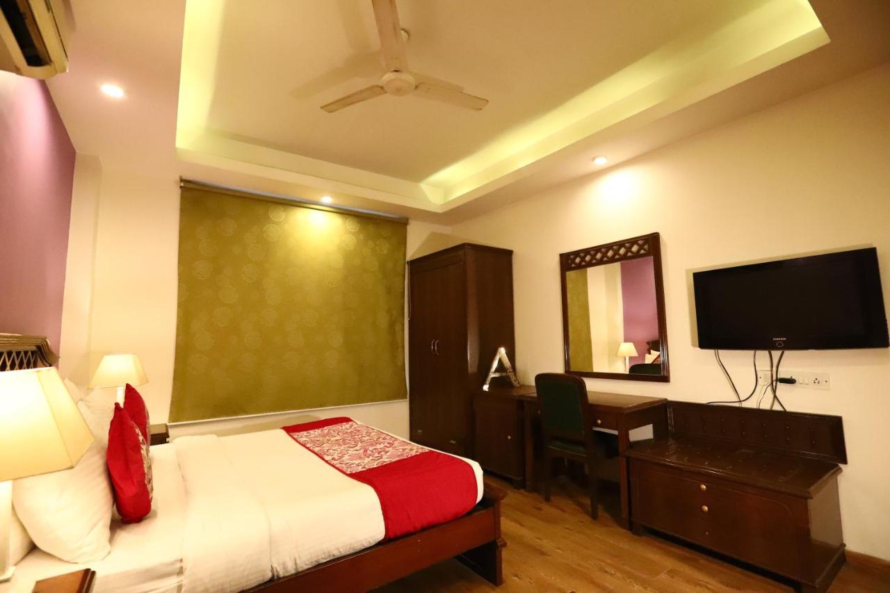 Hotel Ambica Palace Aiims New Delhi - Couple Friendly Local Id Accepted Екстериор снимка