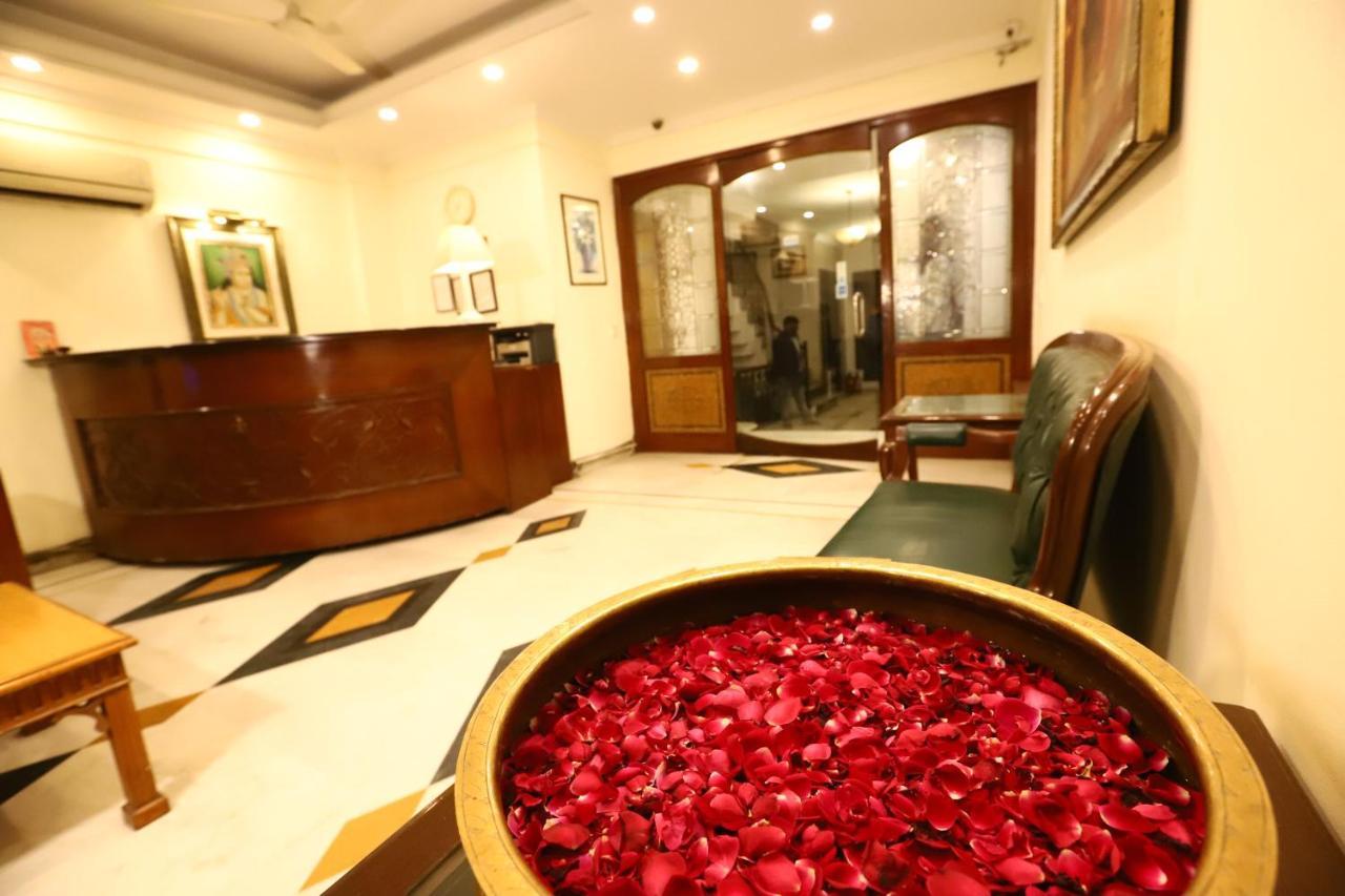 Hotel Ambica Palace Aiims New Delhi - Couple Friendly Local Id Accepted Екстериор снимка