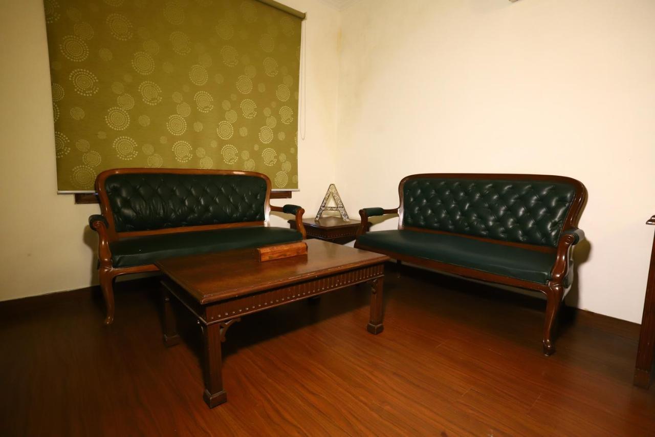 Hotel Ambica Palace Aiims New Delhi - Couple Friendly Local Id Accepted Екстериор снимка