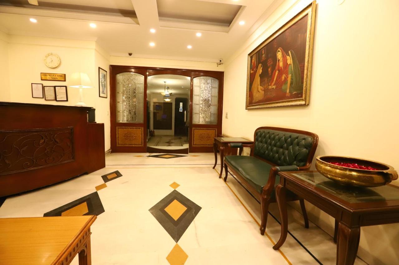 Hotel Ambica Palace Aiims New Delhi - Couple Friendly Local Id Accepted Екстериор снимка