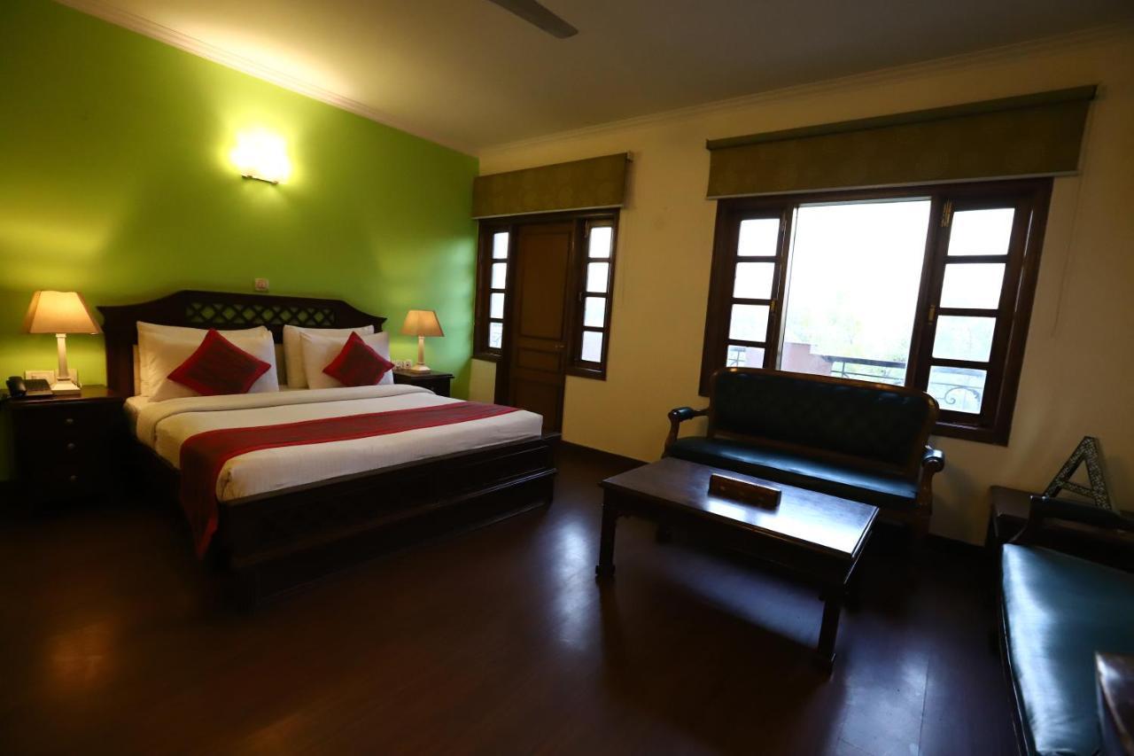 Hotel Ambica Palace Aiims New Delhi - Couple Friendly Local Id Accepted Екстериор снимка